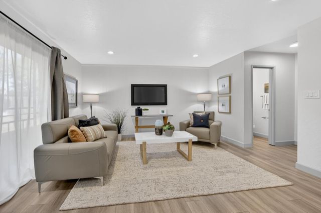 6795 Havenhurst Dr, Sacramento, CA 95831