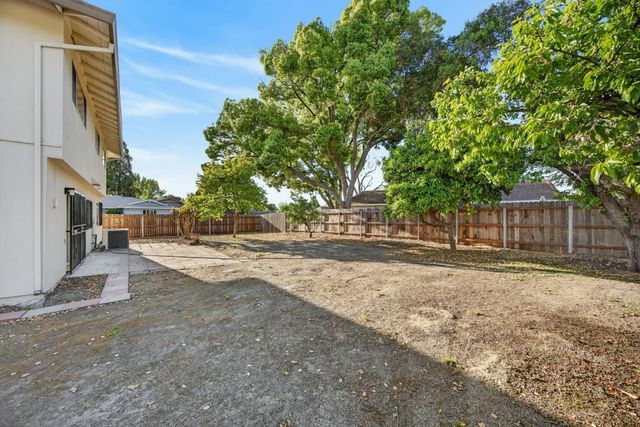 6795 Havenhurst Dr, Sacramento, CA 95831