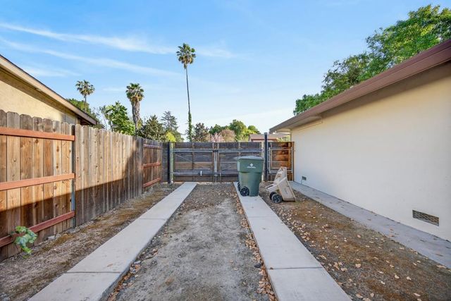 6795 Havenhurst Dr, Sacramento, CA 95831