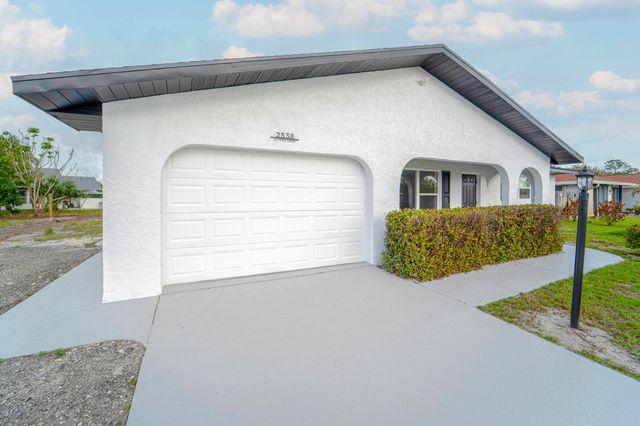 2538 SE Price Court, Port St. Lucie, Port St Lucie, FL 34984