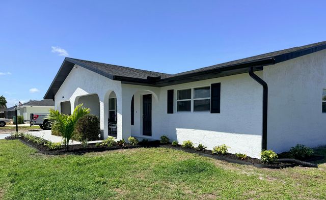 2538 SE Price Court, Port St. Lucie, Port St Lucie, FL 34984