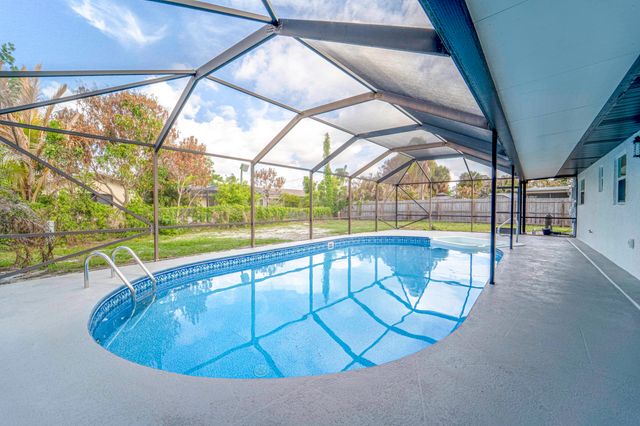 2538 SE Price Court, Port St. Lucie, Port St Lucie, FL 34984