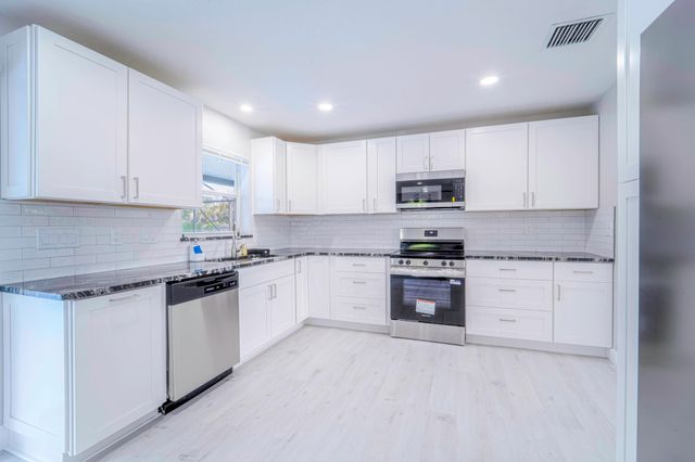 2538 SE Price Court, Port St. Lucie, Port St Lucie, FL 34984