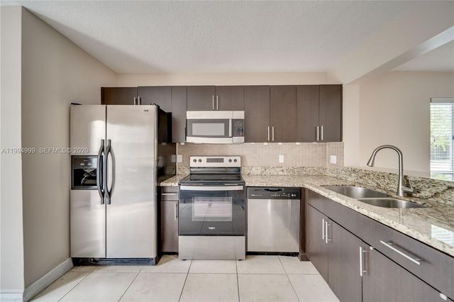 6235 SW 47th Mnr 104, Davie, FL 33314