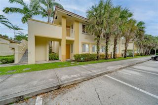 6235 SW 47th Mnr 104, Davie, FL 33314
