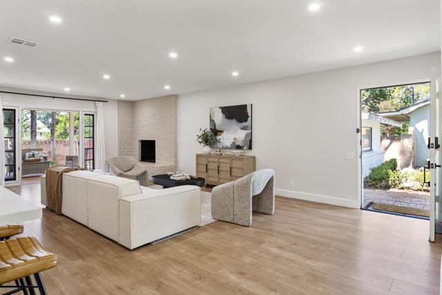 24022 Vanowen Street, West Hills, CA 91307