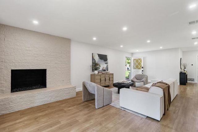 24022 Vanowen Street, West Hills, CA 91307