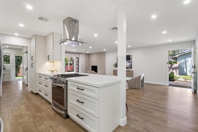 24022 Vanowen Street, West Hills, CA 91307