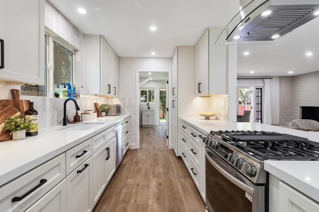 24022 Vanowen Street, West Hills, CA 91307