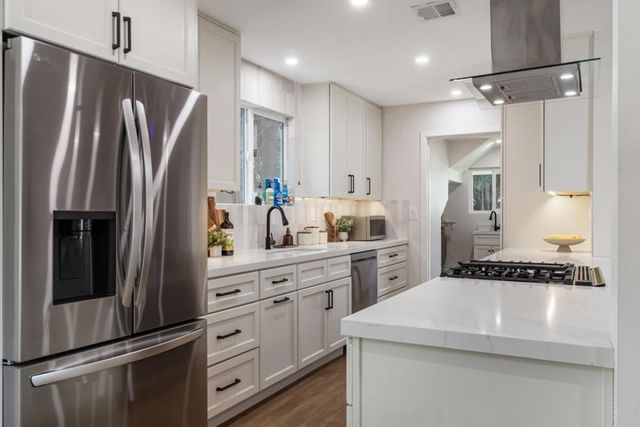 24022 Vanowen Street, West Hills, CA 91307