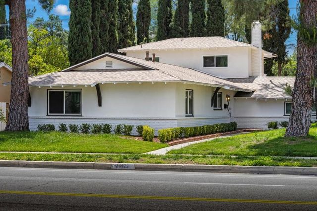 24022 Vanowen Street, West Hills, CA 91307