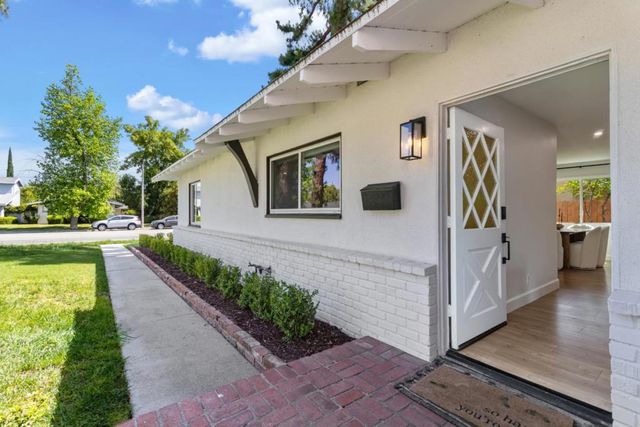 24022 Vanowen Street, West Hills, CA 91307