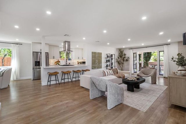 24022 Vanowen Street, West Hills, CA 91307
