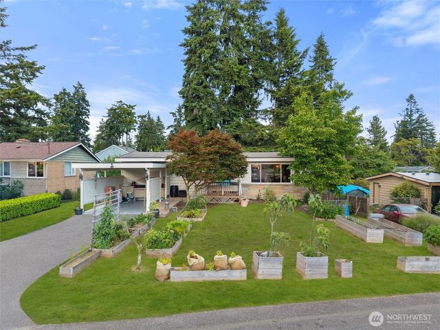 21903 82nd Place W, Edmonds, WA 98026
