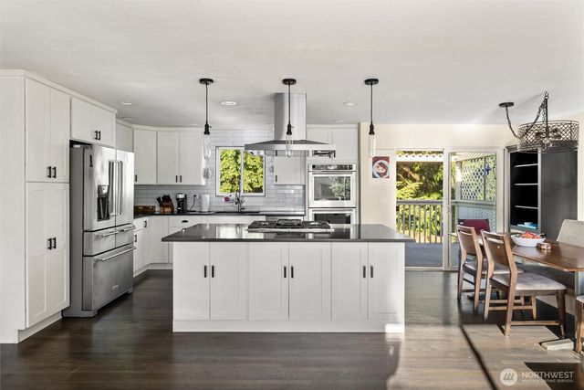 21903 82nd Place W, Edmonds, WA 98026
