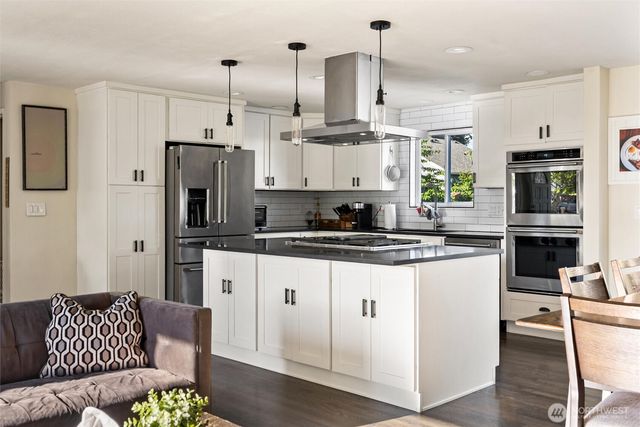 21903 82nd Place W, Edmonds, WA 98026