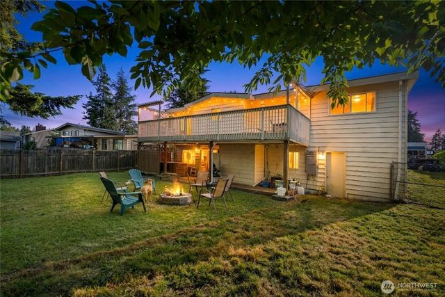 21903 82nd Place W, Edmonds, WA 98026