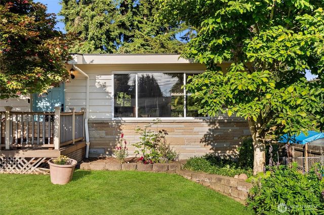 21903 82nd Place W, Edmonds, WA 98026
