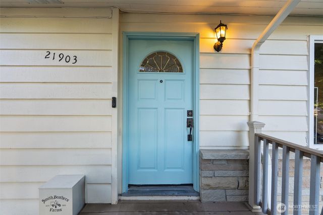 21903 82nd Place W, Edmonds, WA 98026