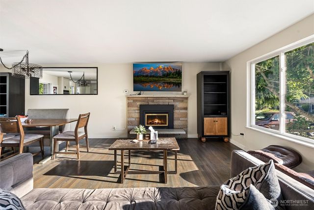 21903 82nd Place W, Edmonds, WA 98026
