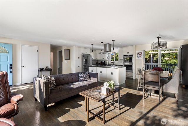 21903 82nd Place W, Edmonds, WA 98026