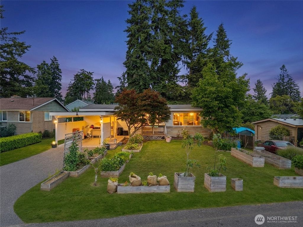 21903 82nd Place W, Edmonds, WA 98026