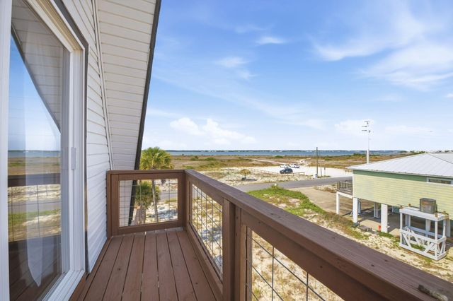 7937 White Sands Boulevard, Navarre, FL 32566