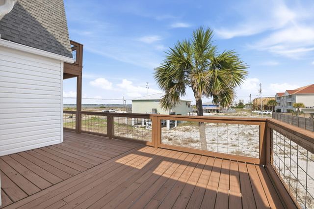 7937 White Sands Boulevard, Navarre, FL 32566