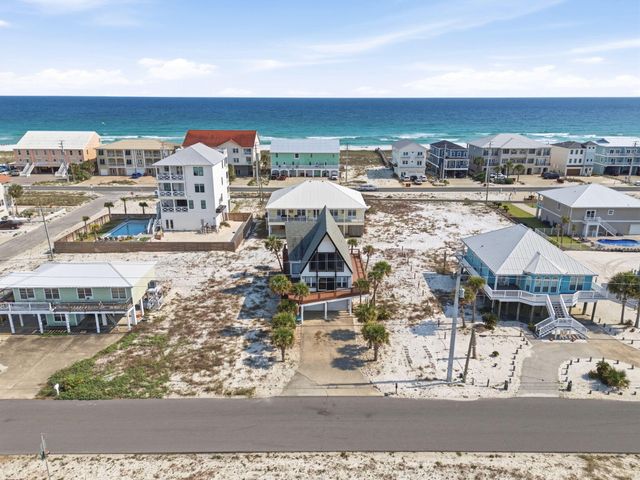 7937 White Sands Boulevard, Navarre, FL 32566