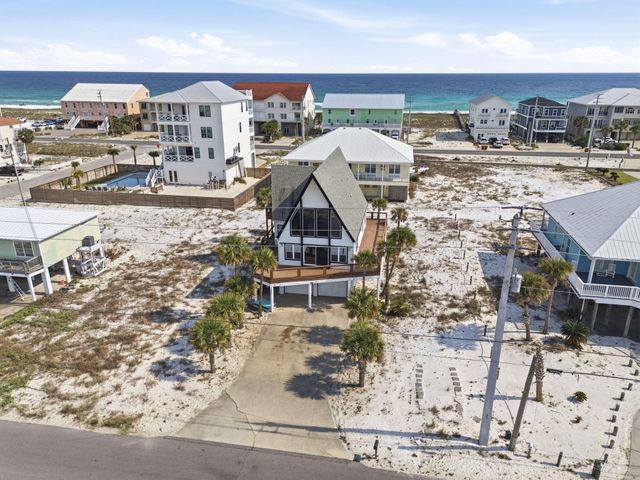 7937 White Sands Boulevard, Navarre, FL 32566