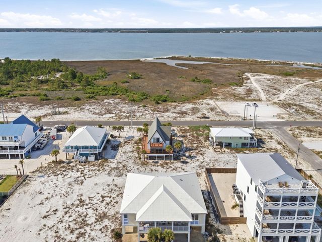 7937 White Sands Boulevard, Navarre, FL 32566