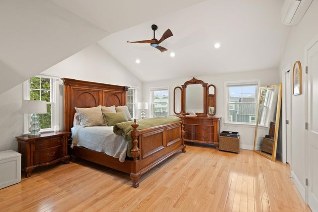 13 Rainbow Cir, Peabody, MA 01960