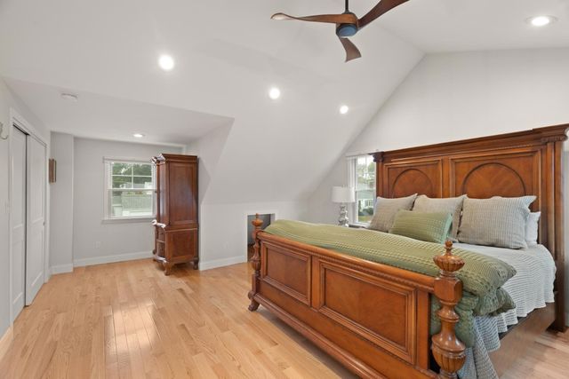 13 Rainbow Cir, Peabody, MA 01960