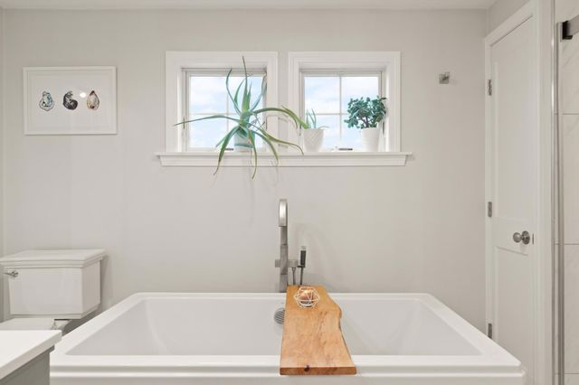 13 Rainbow Cir, Peabody, MA 01960