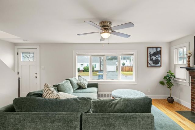 13 Rainbow Cir, Peabody, MA 01960
