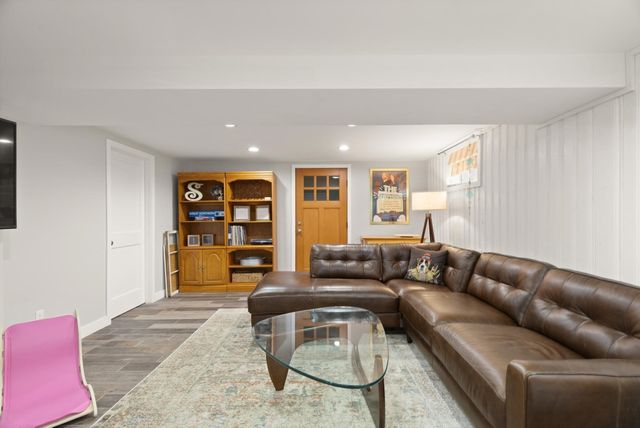 13 Rainbow Cir, Peabody, MA 01960