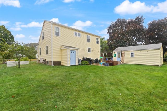 13 Rainbow Cir, Peabody, MA 01960