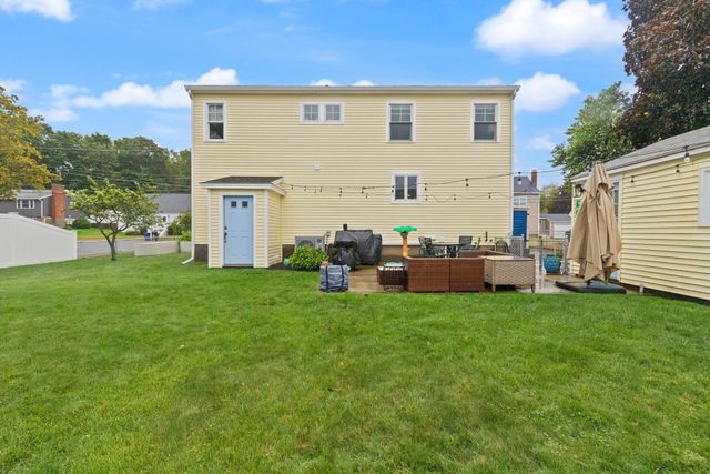 13 Rainbow Cir, Peabody, MA 01960