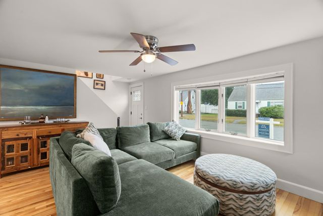 13 Rainbow Cir, Peabody, MA 01960