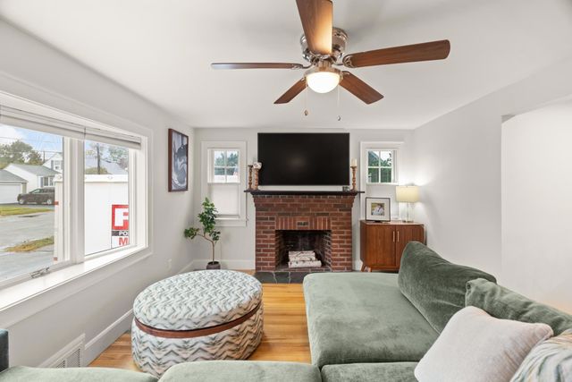 13 Rainbow Cir, Peabody, MA 01960