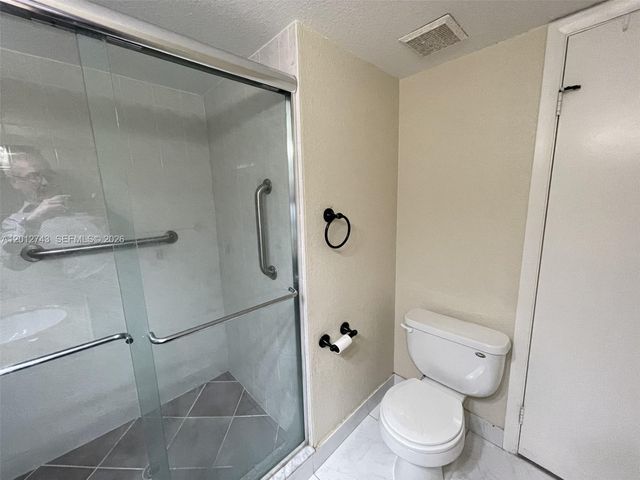 491 Racquet Club Rd 303, Weston, FL 33326