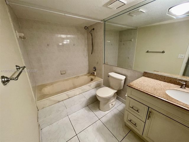 491 Racquet Club Rd 303, Weston, FL 33326