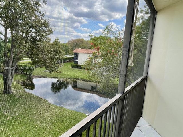 491 Racquet Club Rd 303, Weston, FL 33326