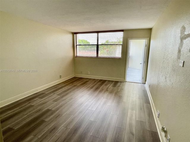 491 Racquet Club Rd 303, Weston, FL 33326