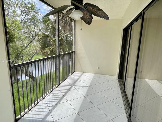 491 Racquet Club Rd 303, Weston, FL 33326