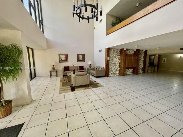 491 Racquet Club Rd 303, Weston, FL 33326