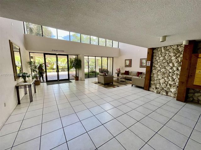 491 Racquet Club Rd 303, Weston, FL 33326