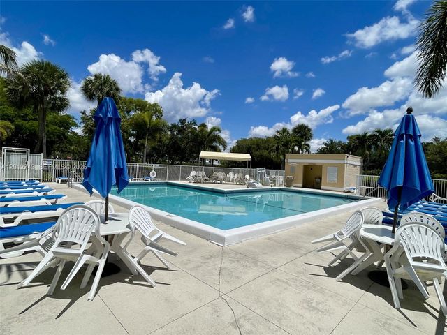 491 Racquet Club Rd 303, Weston, FL 33326