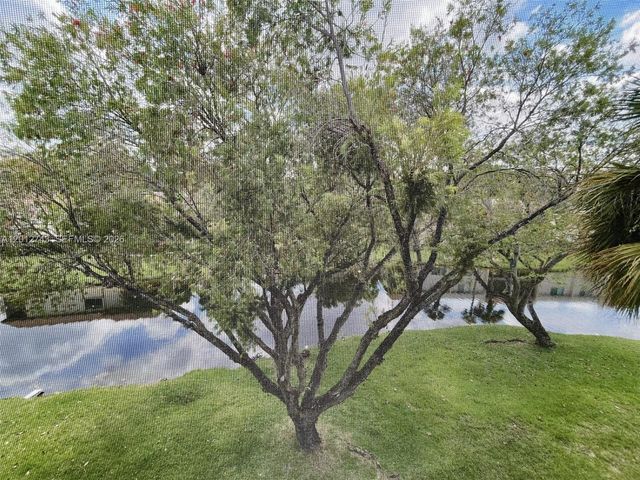 491 Racquet Club Rd 303, Weston, FL 33326