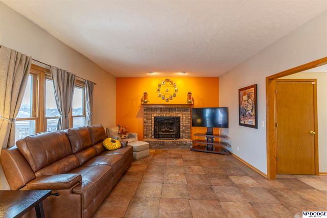 16113 Emiline Street, Omaha, NE 68136